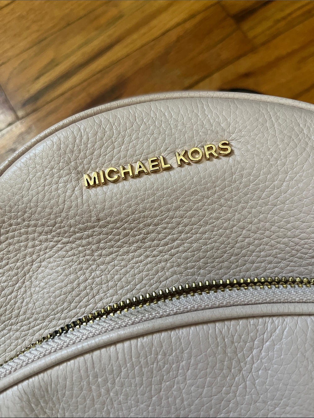 Michael Kors Light Pink Pebbled Leather Backpack with Gold Logo - Picture 4 of 11